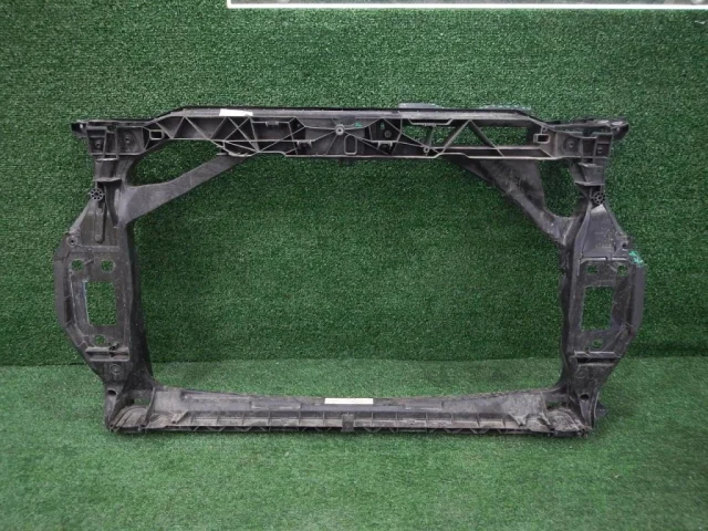 Кронштейн подушки двигателя для Audi Q3 8U 2011-2019 на фотографиях