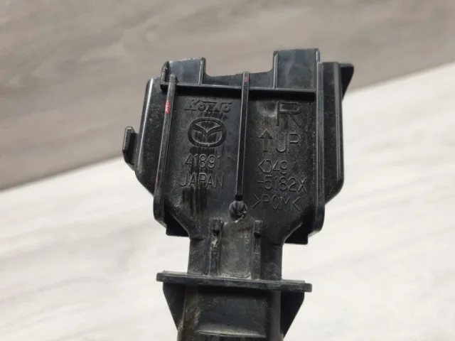 Форсунка фароомывателя правая для Mazda CX 5 KE 2011-2017 на фотографиях