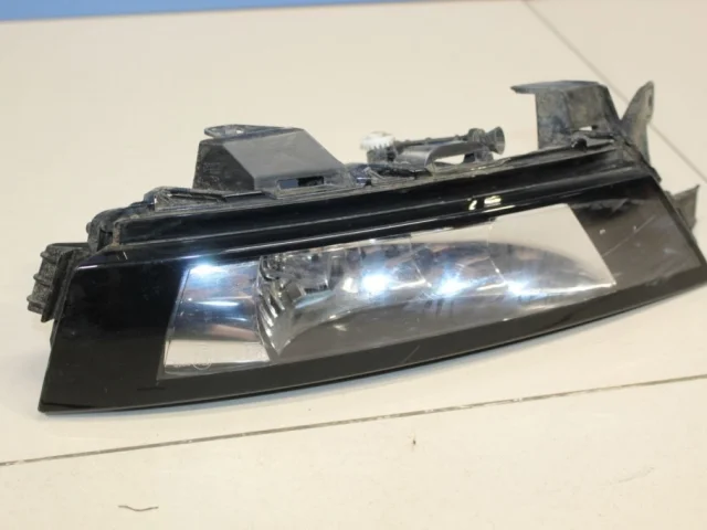 Противотуманка (ПТФ) передняя левая для Skoda Rapid I NH3 2012-2017 на фотографиях