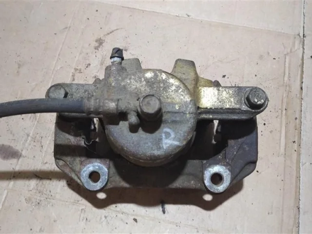 Суппорт передний правый для Suzuki Grand Vitara 2005-2014 на фотографиях