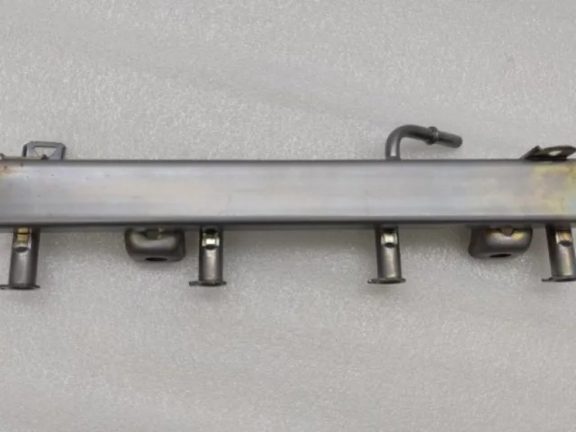 Топливная рампа для Toyota RAV4 XA50 2019+ на фотографиях