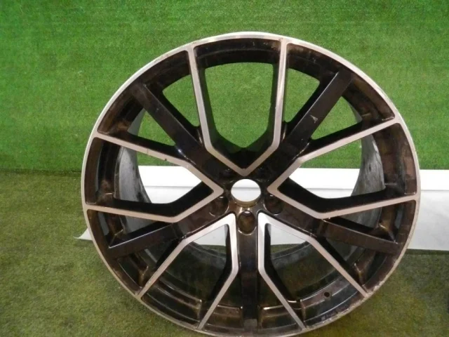 Диск колесный литой для Audi Q7 4M 2015+ на фотографиях