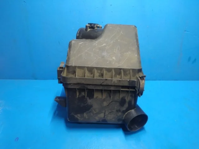 Корпус воздушного фильтра для Toyota RAV4 XA30 2005-2012 на фотографиях