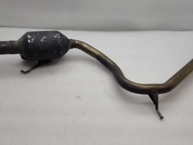 Выхлопная система в сборе для Toyota RAV4 XA40 rest 2015-2019 на фотографиях