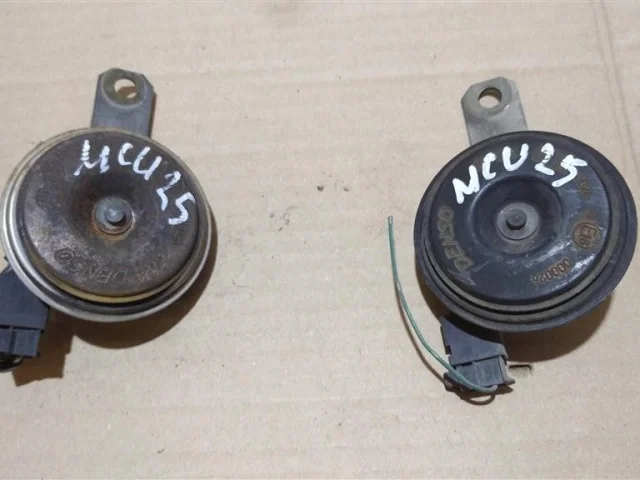 Звуковой сигнал для Toyota Corolla E140/E150 Седан 2006-2013 на фотографиях