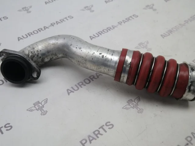 Патрубок интеркулера для BMW X5 Е70 2006-2013 на фотографиях