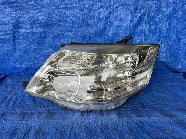Фара левая для Toyota Alphard H10 2002-2008 на фотографиях