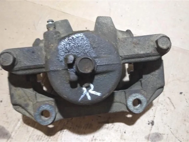 Суппорт передний правый для Suzuki Grand Vitara 2005-2014 на фотографиях