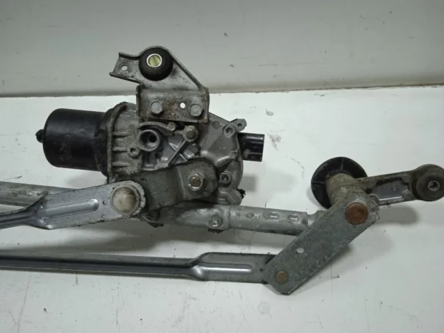 Мотор стеклоочистителя для Nissan Almera Classic B10 2006-2012 на фотографиях