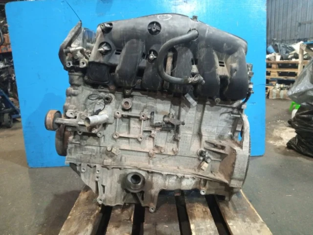 Двигатель без навесного для Chevrolet TrailBlazer GMT360 2001-2010 на фотографиях