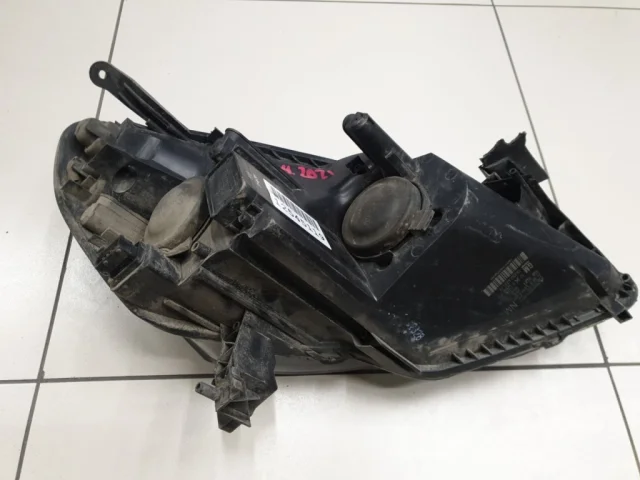 Фары для Opel Zafira B 2005-2015 на фотографиях