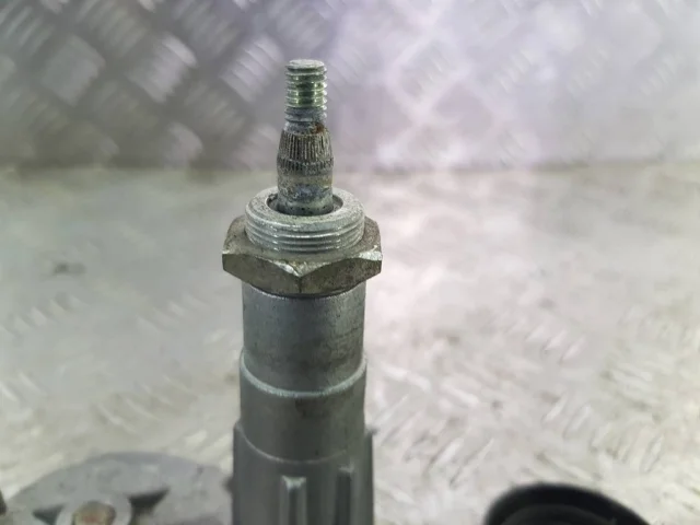 Мотор стеклоочистителя для Honda CR-V RE 2006-2009 на фотографиях