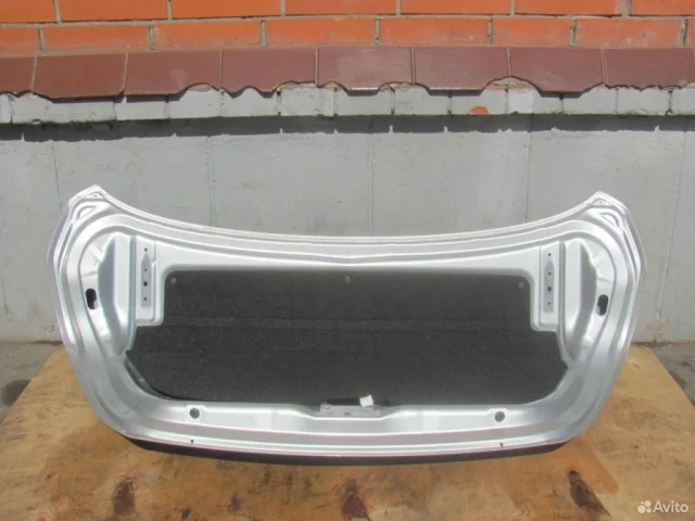 Крышка багажника для Nissan Tiida SC11 Седан 2007-2014 на фотографиях