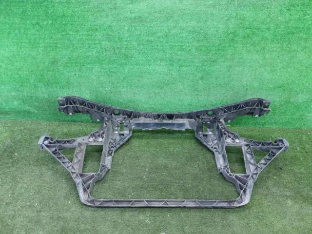 Панель радиатора (телевизор) для BMW X3 Е83 2003-2010 на фотографиях