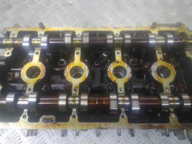 ГБЦ для Renault Logan 2007-2012 (Универсал KS) на фотографиях