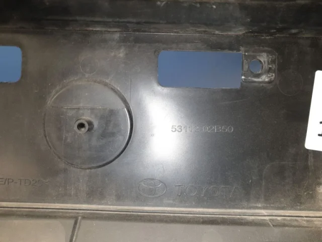 Решетка радиатора для Toyota Corolla E210 Седан (RU) 2019+ на фотографиях