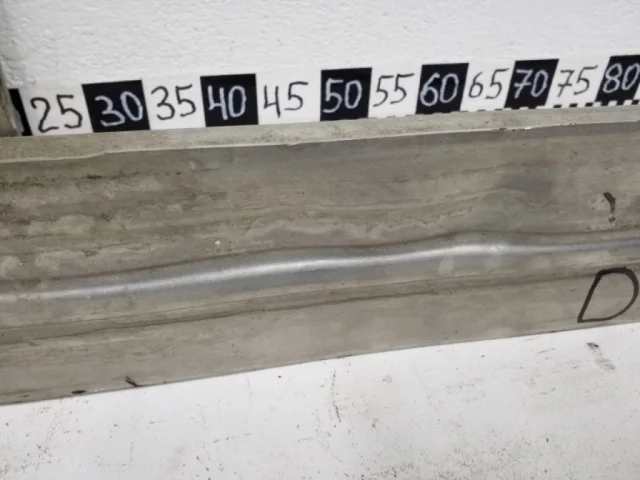 Усилитель бампера передний верхний для Audi Q7 4M 2015+ на фотографиях