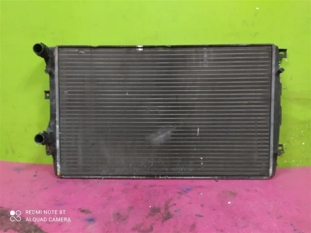 Радиатор охлаждения ДВС для Volkswagen Golf VI (5K) (3dr) 2008-2012 на фотографиях