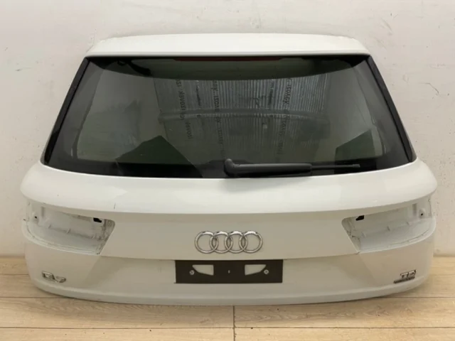 Крышка багажника для Audi Q7 4M 2015+ на фотографиях