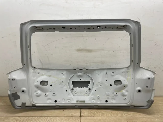 Крышка багажника для Audi Q7 4M 2015+ на фотографиях