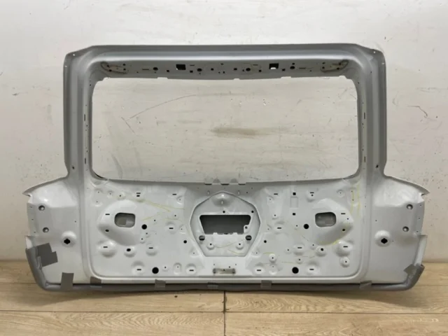 Крышка багажника для Audi Q7 4M 2015+ на фотографиях