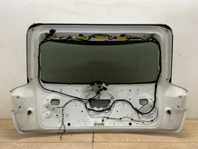 Крышка багажника для Audi Q7 4M 2015+ на фотографиях