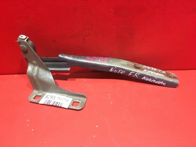 Петля капота правая для Nissan Note E11 2005-2012 на фотографиях