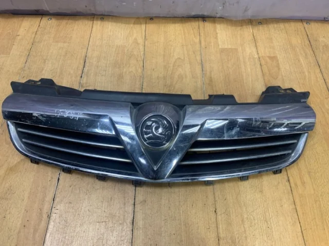 Решетка радиатора для Opel Zafira B 2005-2015 на фотографиях