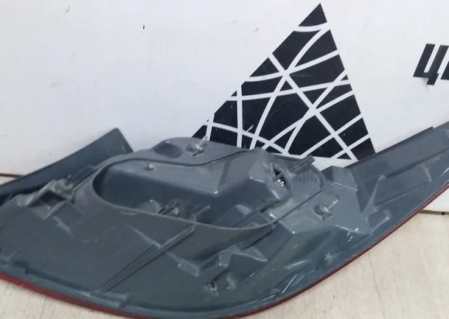 Фонарь левый для Hyundai Solaris 1 RB (2011-2013) на фотографиях