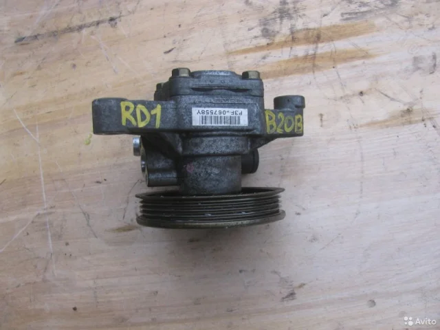 Насос ГУР для Honda CR-V RD 1995-2001 на фотографиях