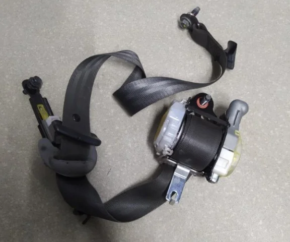 Ремень безопасности передний левый для Kia Rio 3 на фотографиях