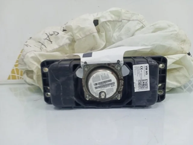 Подушка безопасности водителя для Skoda Rapid I rest NH3 2017-2020 на фотографиях