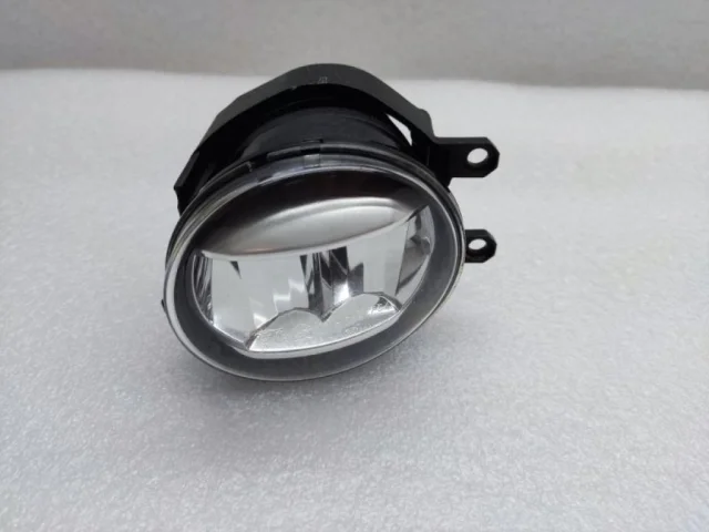 Противотуманка (ПТФ) передняя левая для Toyota Alphard H30 2015+ на фотографиях