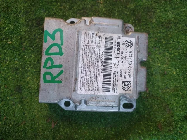 Блок SRS для Skoda Rapid I NH3 2012-2017 на фотографиях