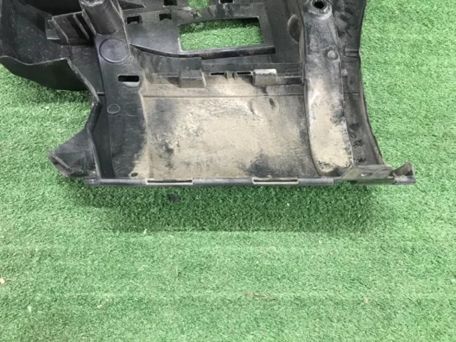 Кронштейн заднего бампера левый для BMW 7er G11/G12 2015-2021 на фотографиях