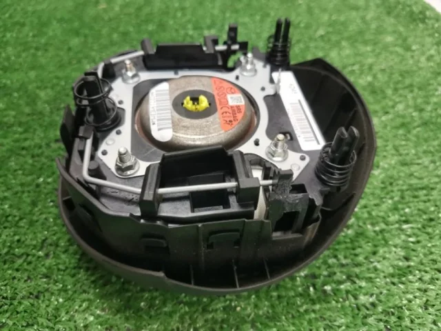 Подушка безопасности водителя для Mazda CX 5 KE 2011-2017 на фотографиях