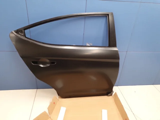 Дверь задняя правая для Hyundai Elantra AD 2015-2019 на фотографиях