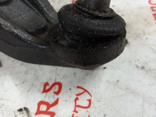 Рычаг задний левый нижний для Suzuki Grand Vitara 2005-2014 на фотографиях