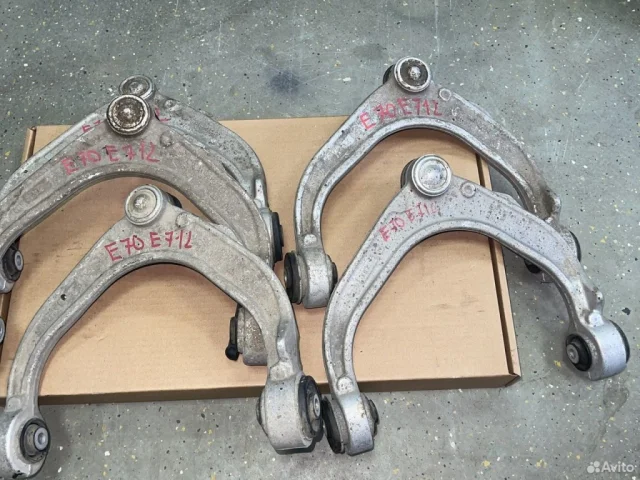 Рычаг передний левый верхний для BMW X5 Е70 2006-2013 на фотографиях