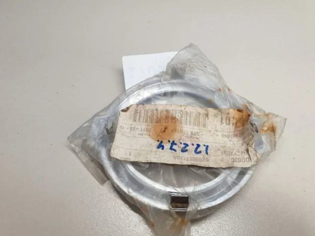 Решетка радиатора для Nissan Tiida SC11 Седан 2007-2014 на фотографиях