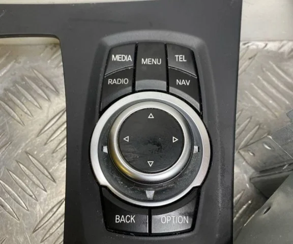 Магнитола для BMW 5er Е60 2003-2010 на фотографиях