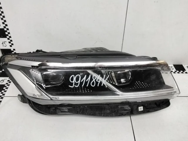 Фара ксенон левая для Volkswagen Touareg III (CR) 2018+ на фотографиях