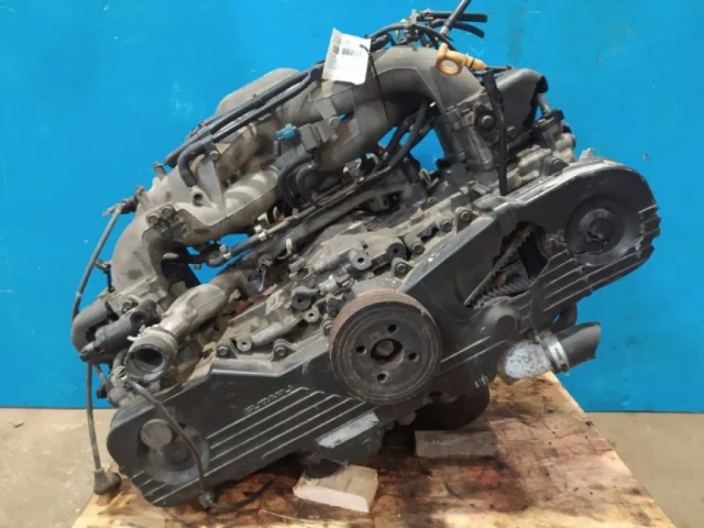 Двигатель без навесного для Subaru Legacy Универсал BH/B12 1998-2003 на фотографиях