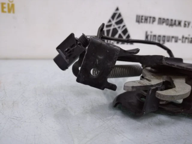 Замок капота для BMW X6 G06 2019+ на фотографиях