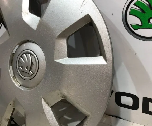 Колпак колесный для Skoda Octavia A7 rest на фотографиях