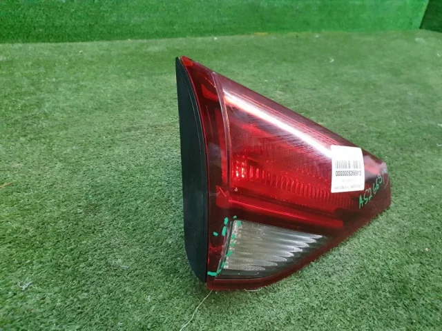 Фонарь внутренний левый для Kia Rio X line 2017+ на фотографиях