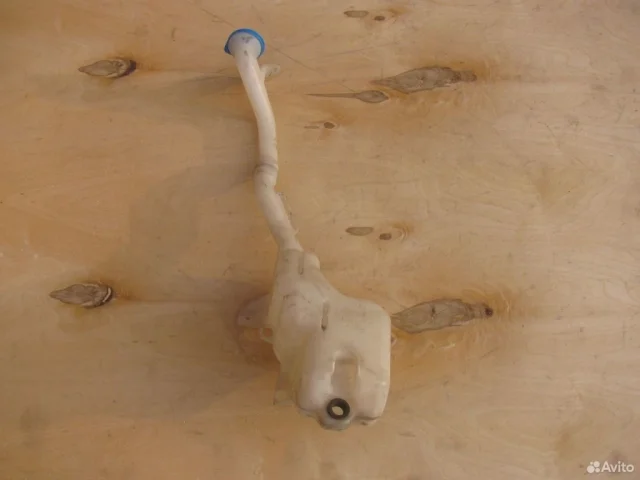 Бачок стеклоомывателя передний для Honda Civic FA 2005-2010 седан на фотографиях