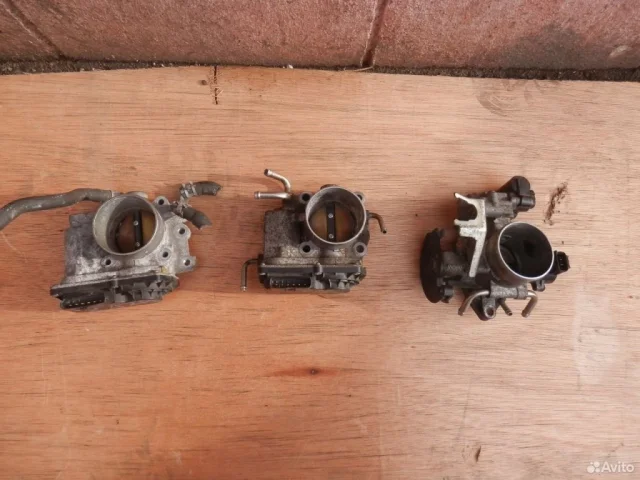 Дроссельная заслонка для Toyota RAV4 XA20 2000-2005 на фотографиях