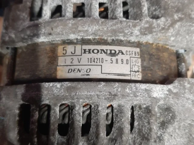 Генератор для Honda CR-V RD 2001-2006 на фотографиях