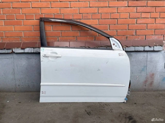Дверь передняя правая для Toyota Corolla E120/E130 Седан 2000-2007 на фотографиях
